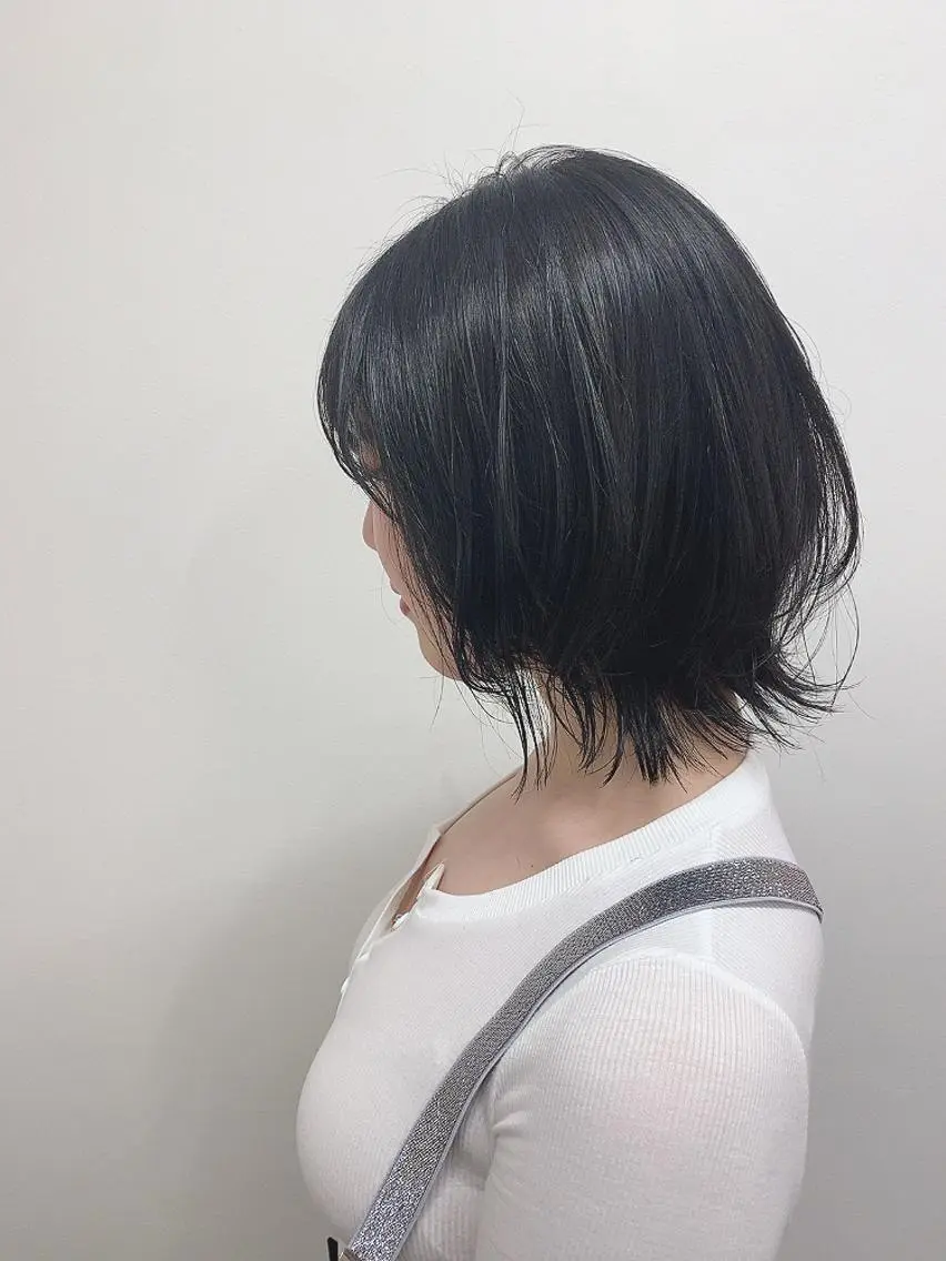ショート カラー 透明感・暗髪 梅田・増田のヘアスタイル