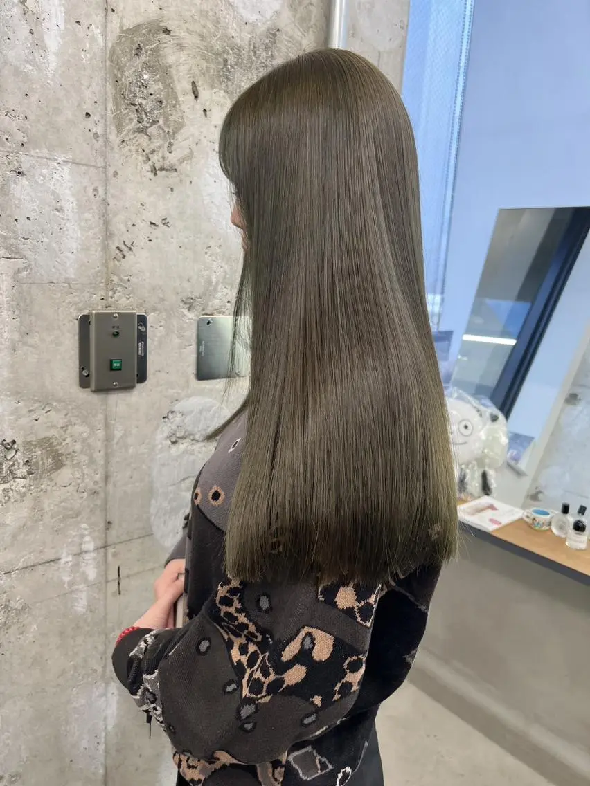 ロング ヘアアレンジ パーマ カラー アディクシーカラー ベージュカラー ブリーチ ケアカラー 透明感カラー ヘアケア特化型サロン newi 梅田のヘアスタイル