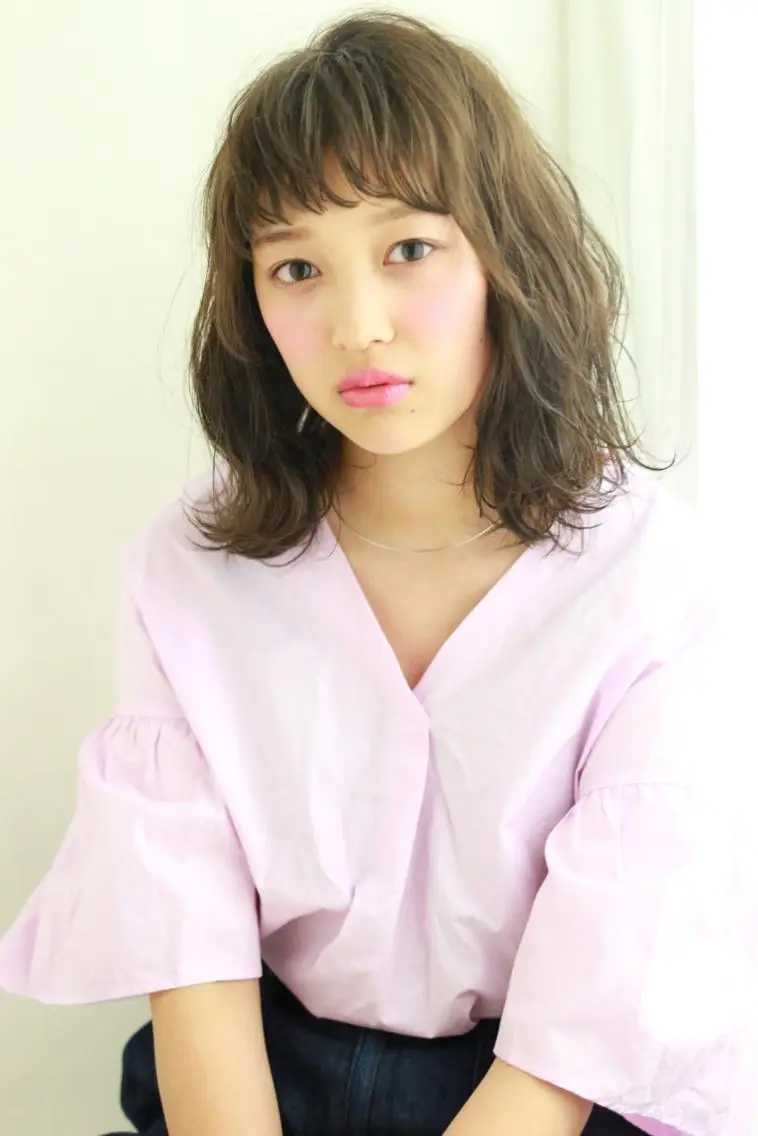 ミディアム ミディアムパーマ 齋藤 咲のヘアスタイル