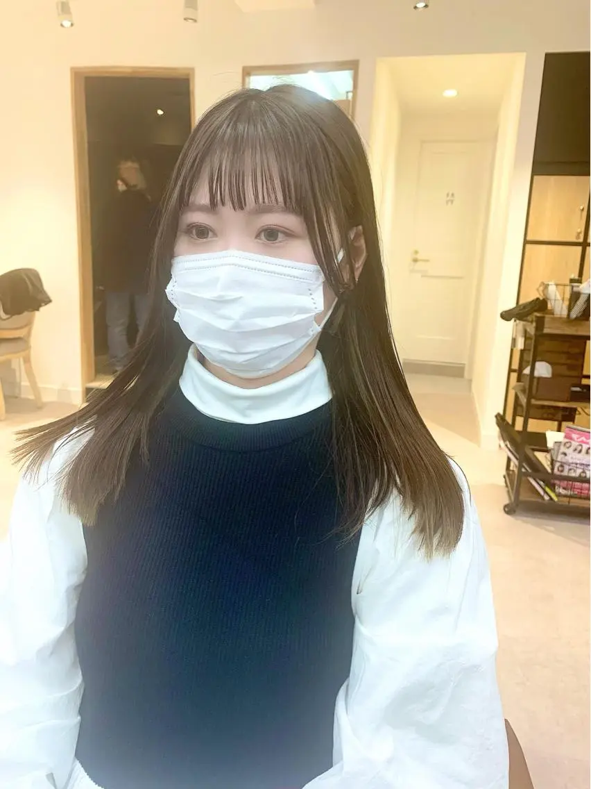 ロング カラー パーマ ヘアアレンジ メンズ キッズ ネイル マツエク・マツパ アイブロウ カット ヘッドスパ 似合せレイヤー／ 柔らか透明感カラーのヘアスタイル