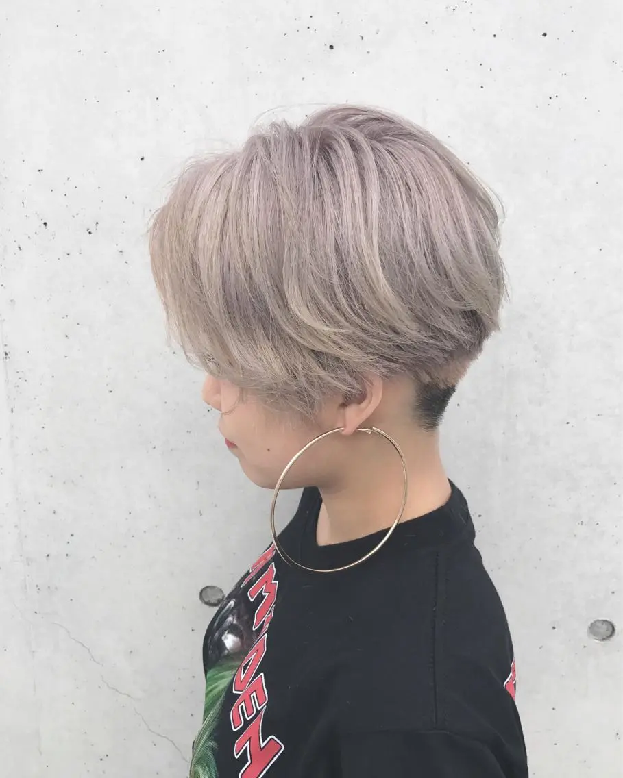 ショート カラー ブリーチ パープルカラー &SONS 小林亨のヘアスタイル