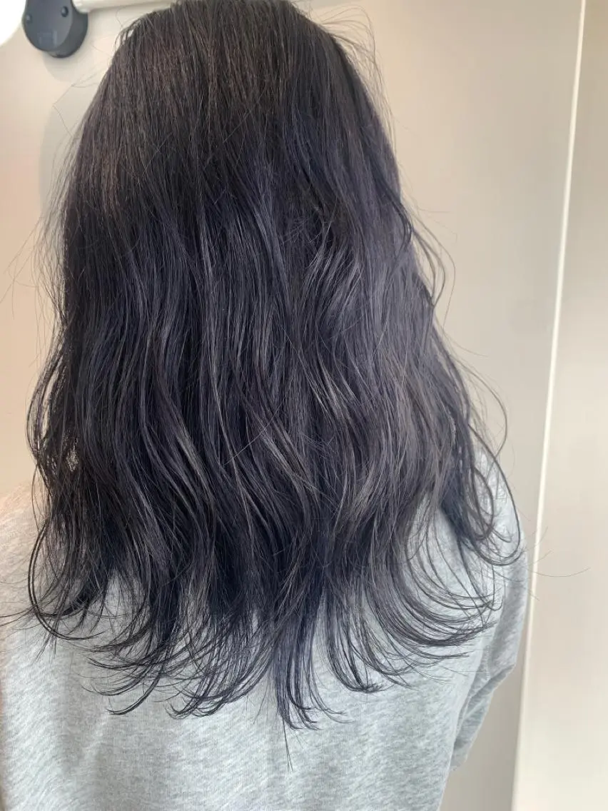 ミディアム &SONS 小林亨のヘアスタイル