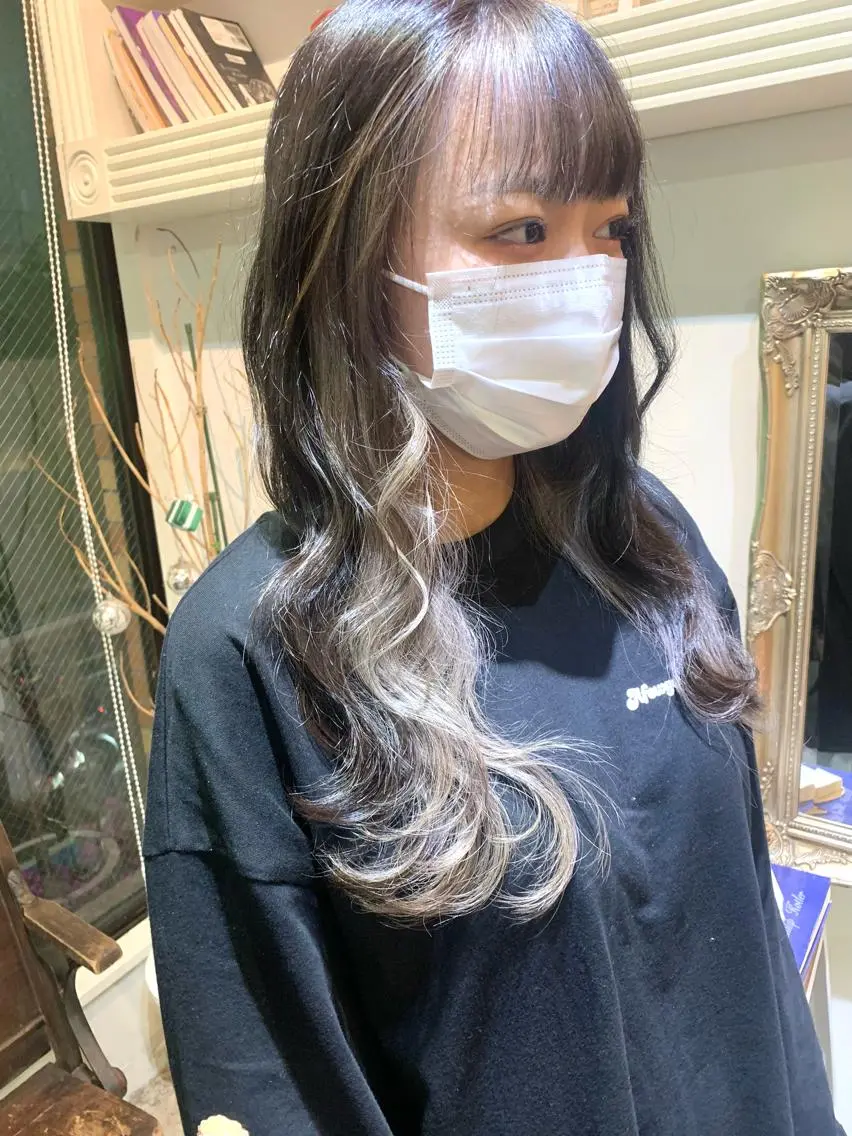 セミロング カラー ヘアアレンジ アッシュ インナーカラー ホワイトアッシュ ヘアカラー トリートメント ヘアセット 大宮/山口 竣也のヘアスタイル