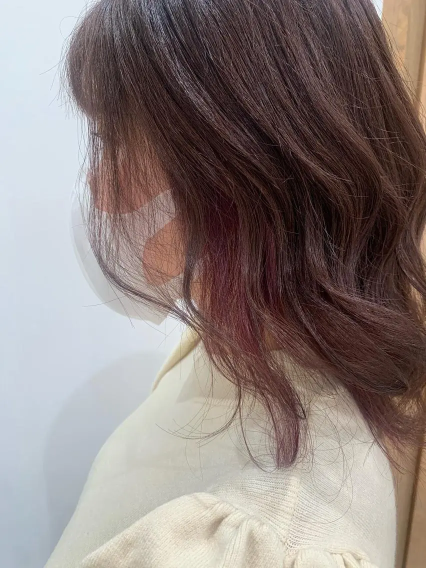 カラー ブリーチ インナーカラー ピンクカラー カット ヘアカラー トリートメント ヘッドスパ 近 紗理奈のヘアスタイル