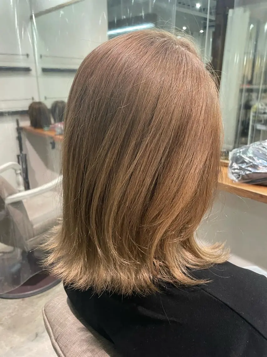 ミディアム カラー ヘアアレンジ ベージュカラー ブロンド ブロンドベージュ 透明感カラー グレージュ パーマモデル募集中 ✨Ukyoのヘアスタイル