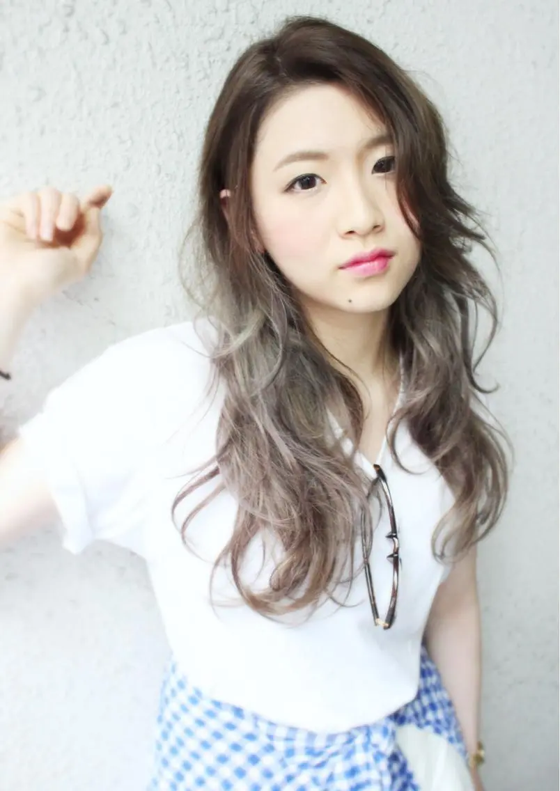 ロング 桑名 淳のヘアスタイル