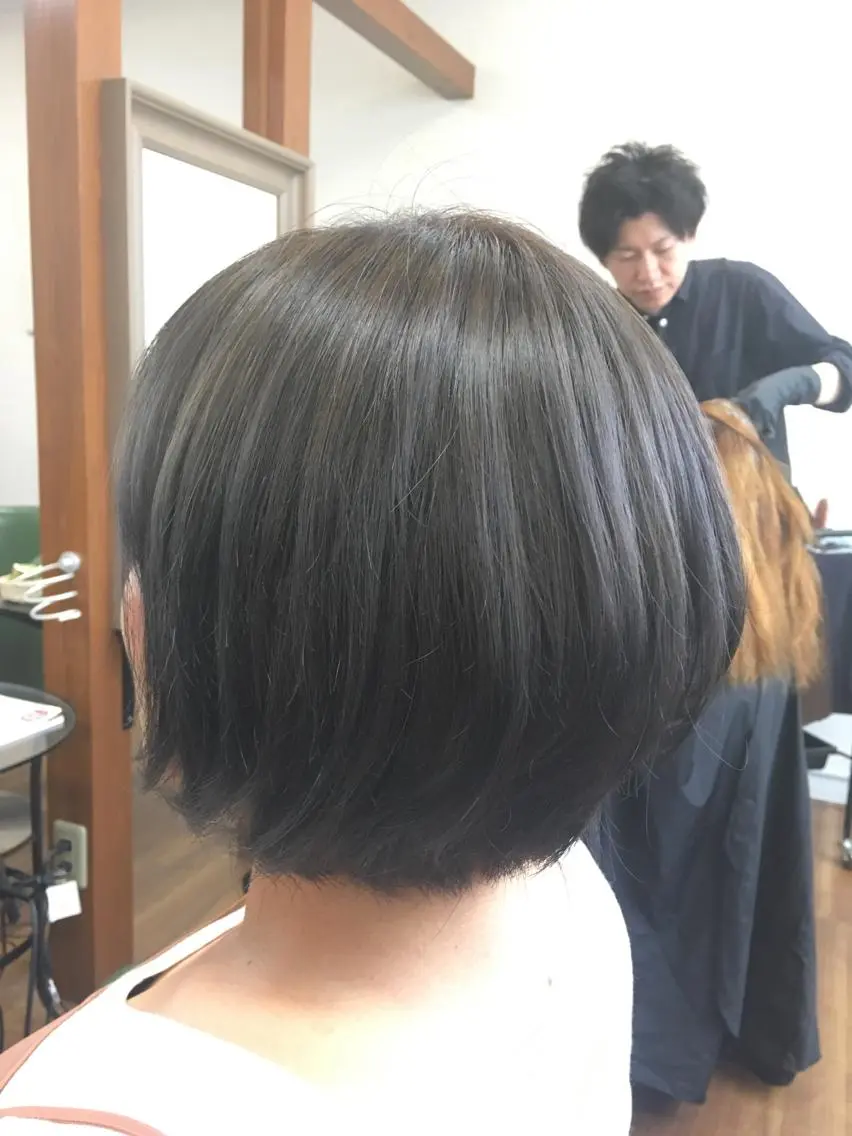 ショート カラー SHIORI💜口コ ミNo.1艶カラーのヘアスタイル