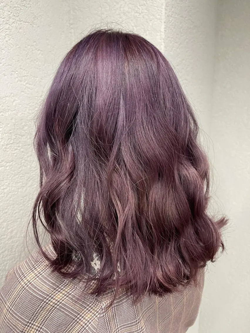 ミディアム カラー ラベンダーカラー ヘアカラー トリートメント 槙川 郁弥のヘアスタイル