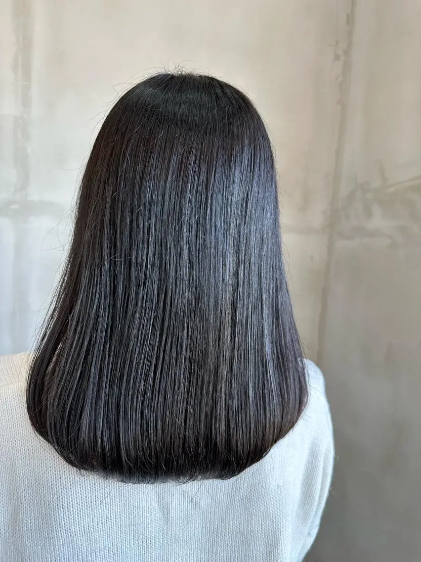 セミロング カット 益 佑夏のヘアスタイル