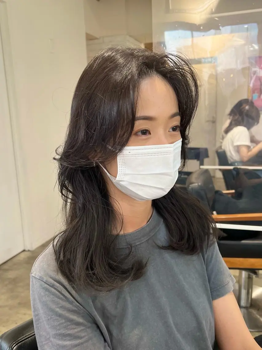 セミロング カラー ベージュカラー オリーブベージュ くびれヘア カット ヘアカラー トリートメント 【韓国風くびれヘア】 joule小木曽輝のヘアスタイル