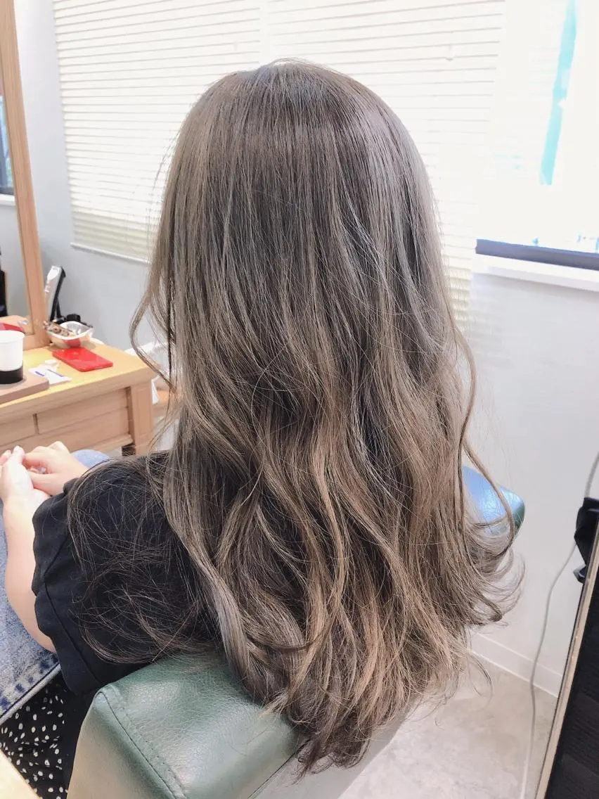 ロング カラー ベージュカラー イルミナカラー カット ヘアカラー トリートメント 菊池 貢平のヘアスタイル