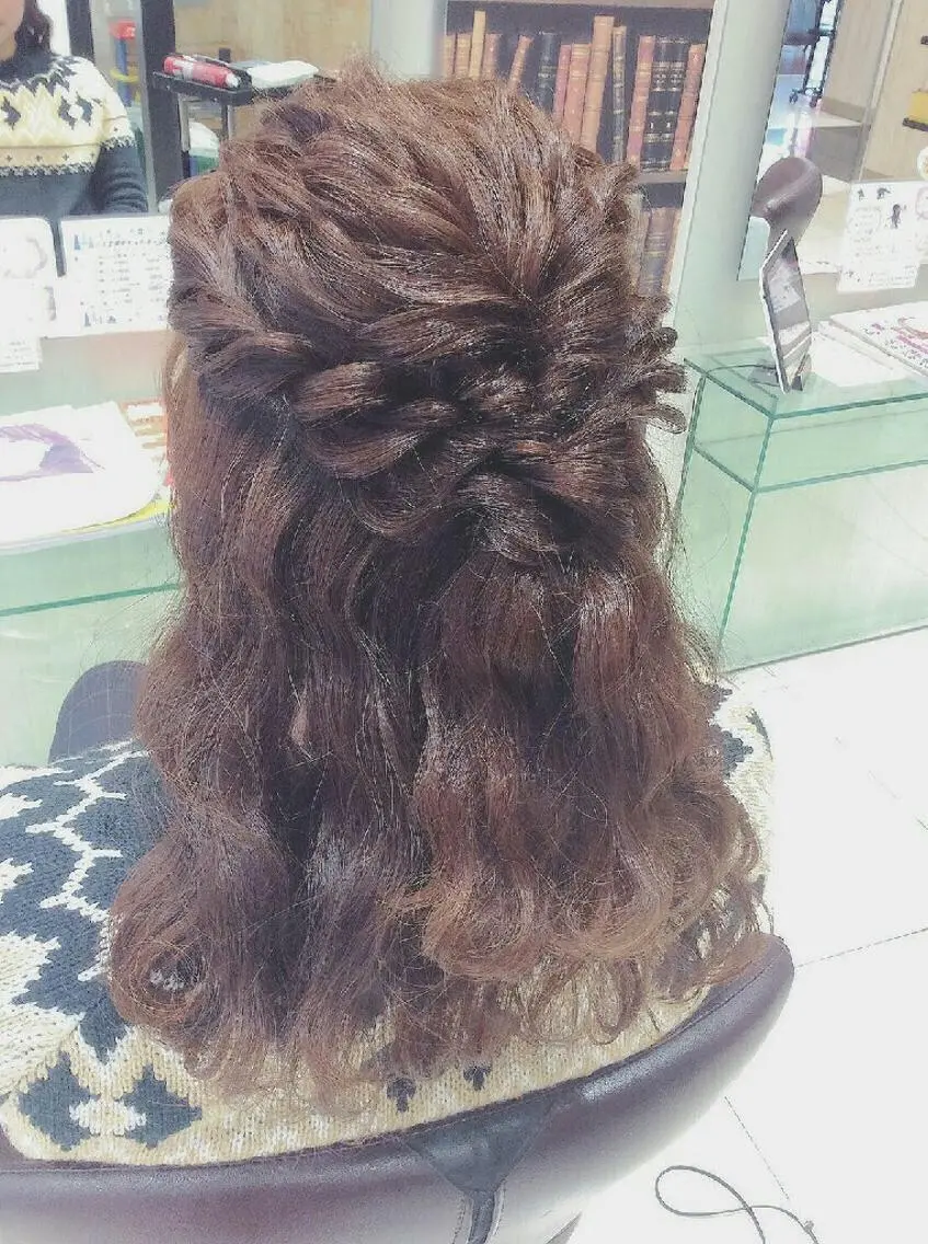セミロング ヘアアレンジ 高岡 杏実のヘアスタイル