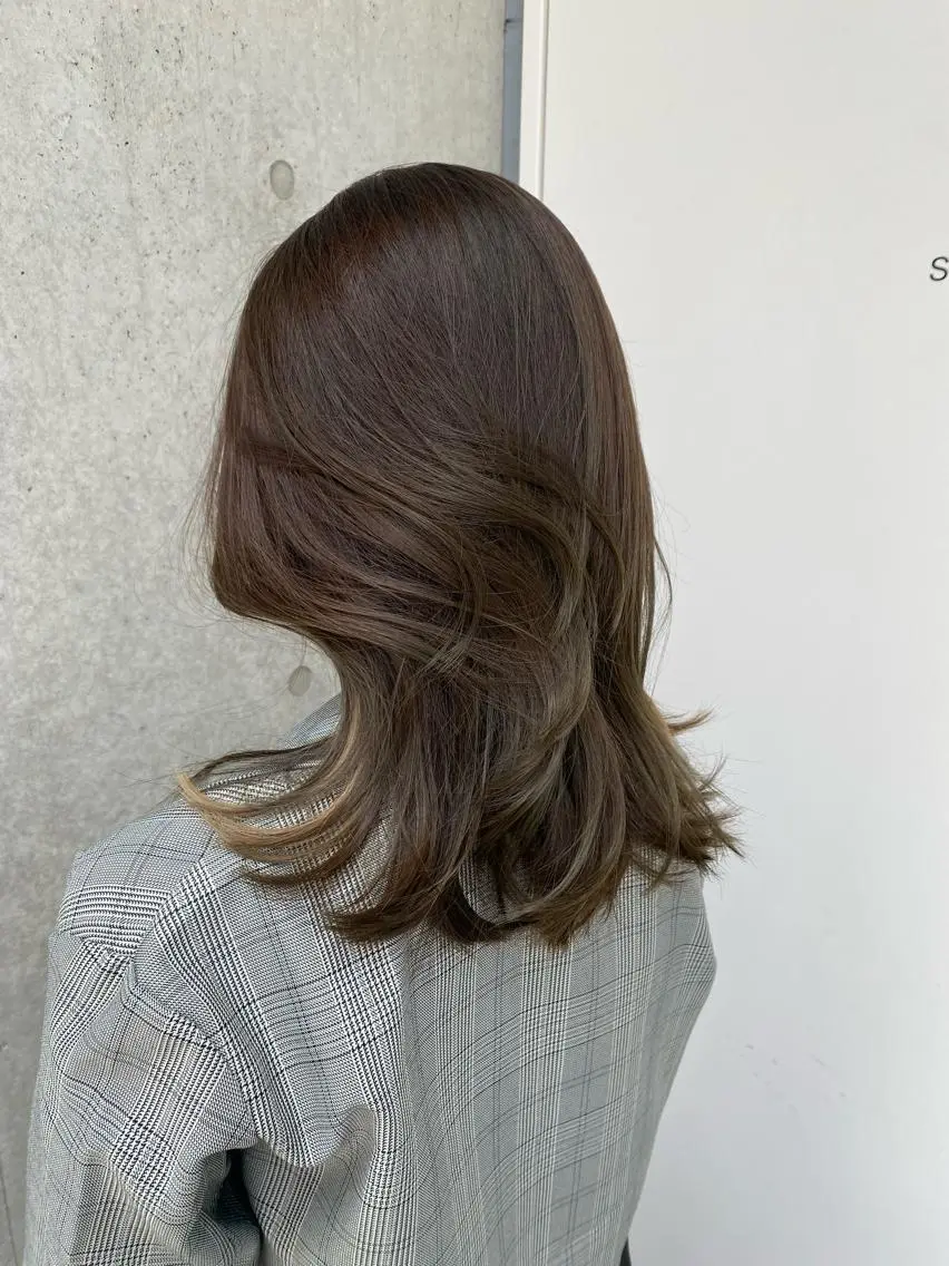 セミロング カラー カット ヘアカラー トリートメント Saki/レイヤー/ 韓国/透明感カラーのヘアスタイル