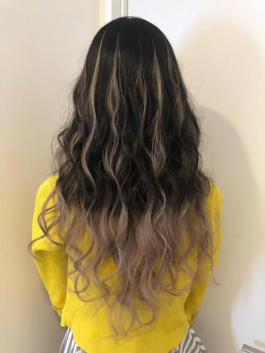 ロング カラー シールエクステ グラデーションカラー ハイライトカラー エクステ ハイライト エクステ 🧡艶髪/エクステ 🫧🧡YUKI❄️のヘアスタイル