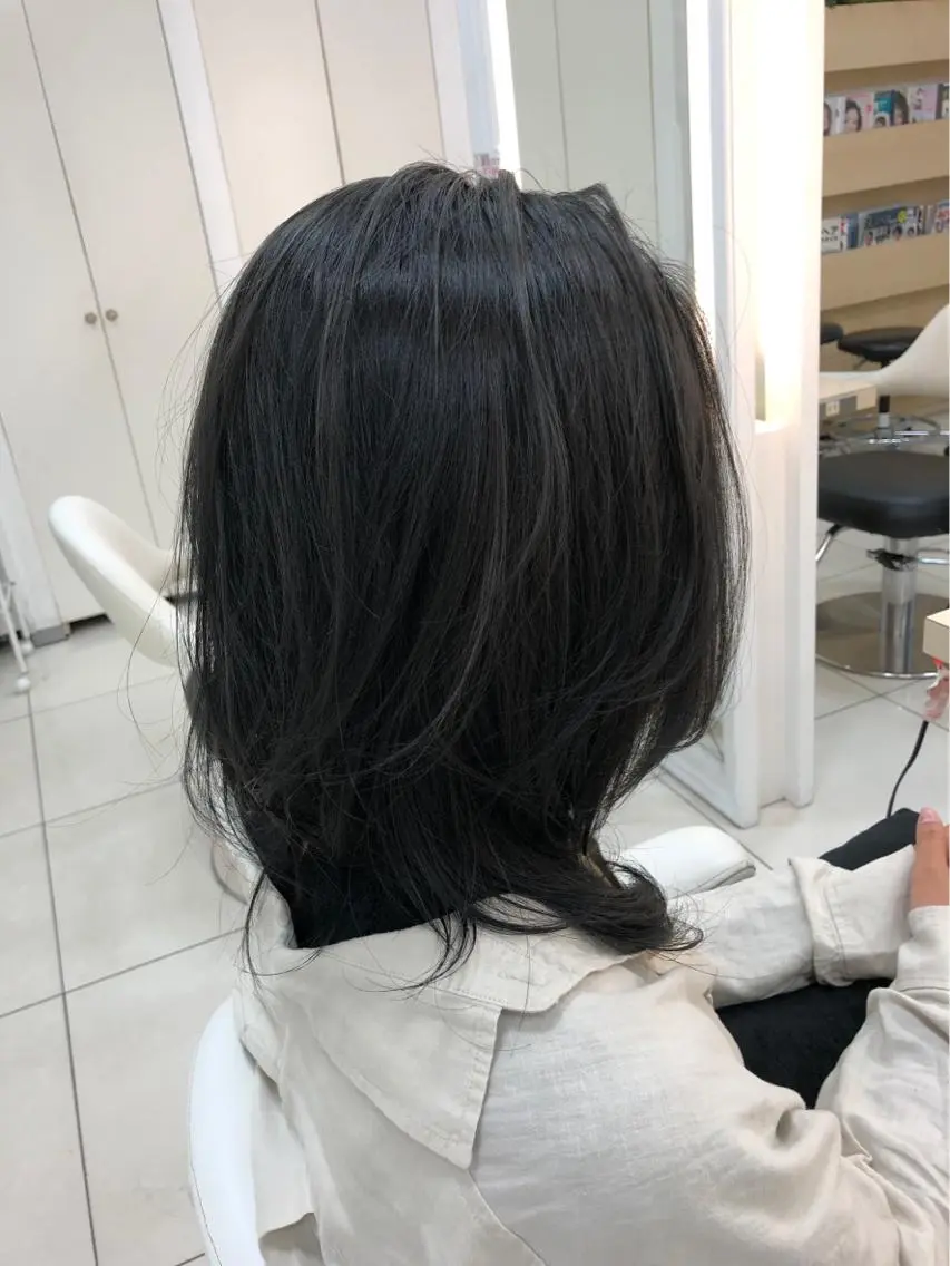 セミロング midori osawaのヘアスタイル