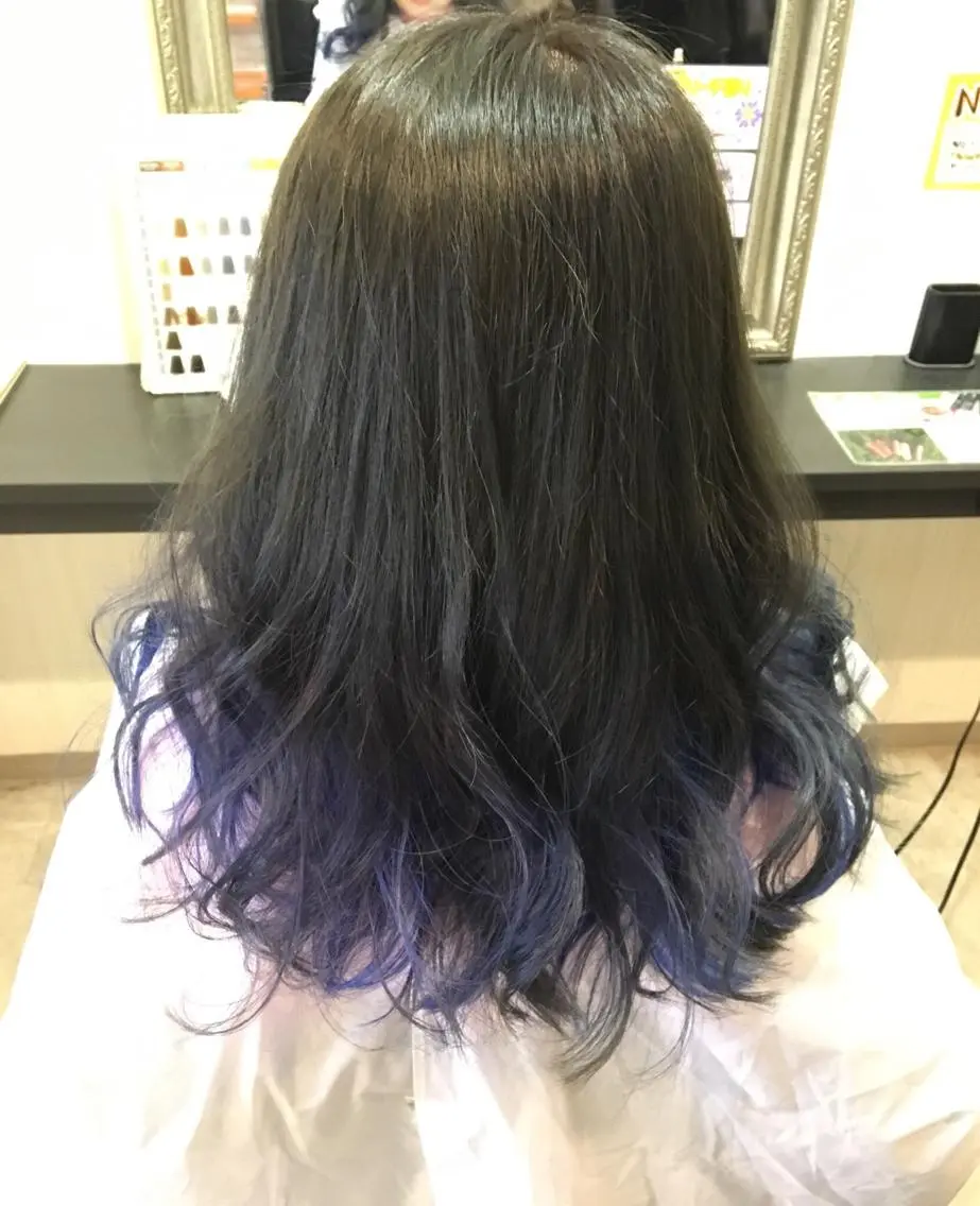 ロング カラー ブルーカラー グラデーションカラー ハイトーン/ブリーチ ルミエール/新栄/栄のヘアスタイル