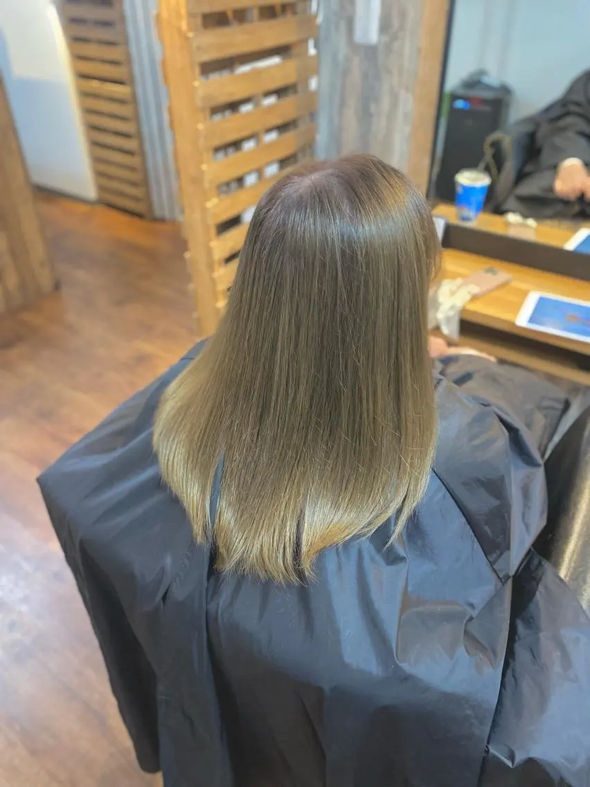 セミロング カラー Luzir⭐︎ GEN⭐︎のヘアスタイル