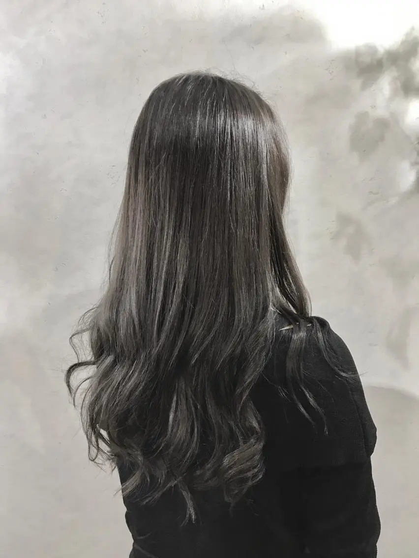 ロング カラー アッシュ アッシュグレー ブリーチ ヘアカラー トリートメント 💎髪質改善💎 デザイナーshinのヘアスタイル
