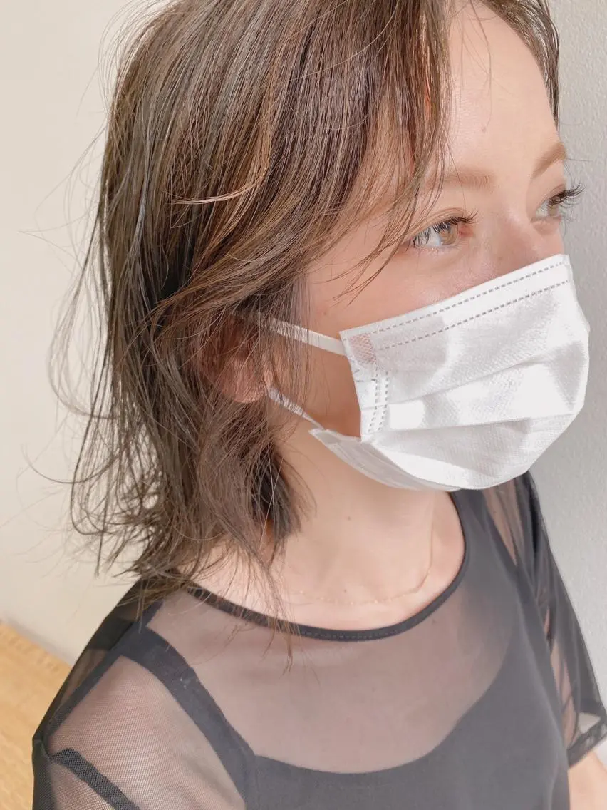 ショート カラー 顔周りレイヤーカット ブリーチminamiのヘアスタイル