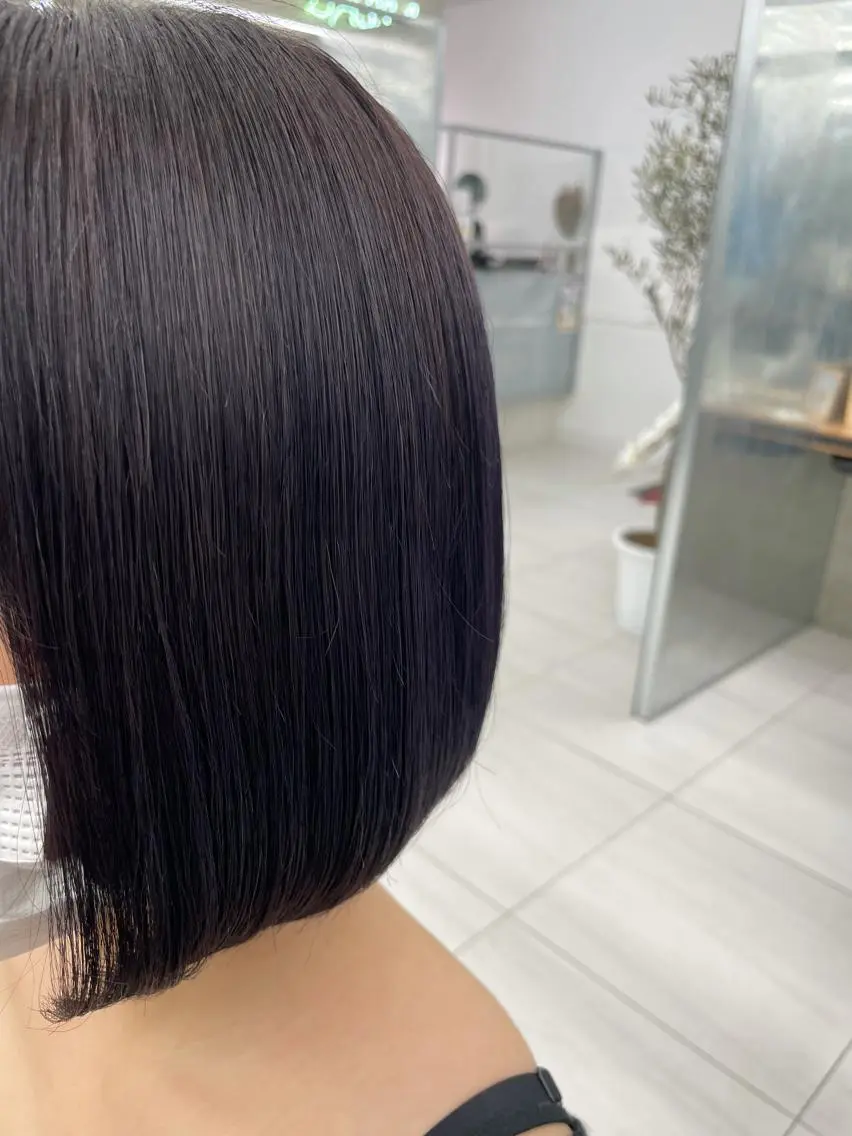 ショート パープルカラー ボブ 暖色🎀ゆるふわ☁️ MOERI 🍒のヘアスタイル