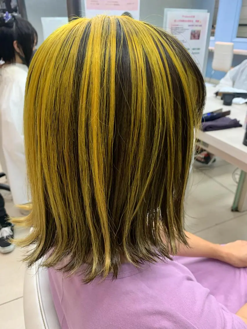 ミディアム カラー ブリーチ ダブルカラー トリートメント カット ヘアカラー トリートメント ✂︎レディース のメンズカット屋さんのヘアスタイル