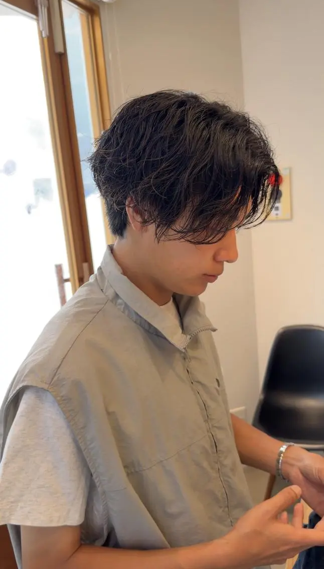 メンズ カット パーマ 荒木 千奈のヘアスタイル