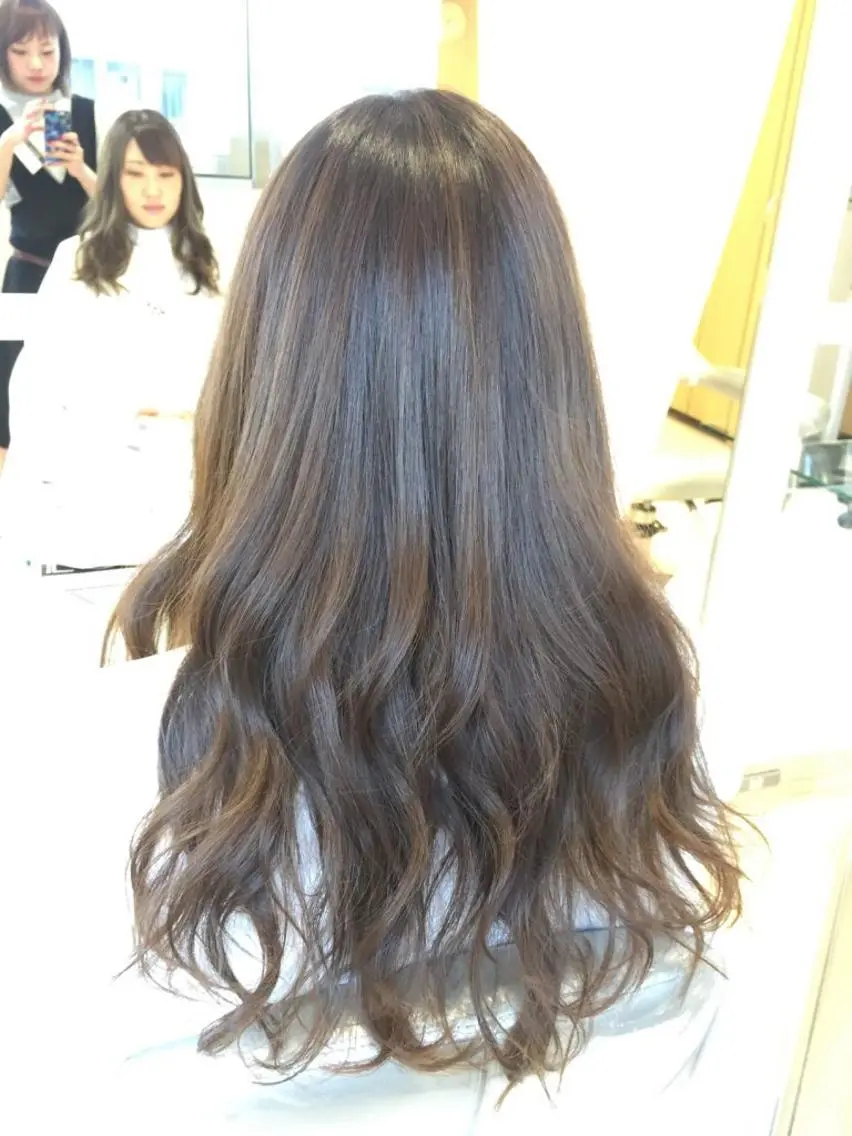 ロング カラー 透明感カラー イルミナカラー 内野 由紀のヘアスタイル