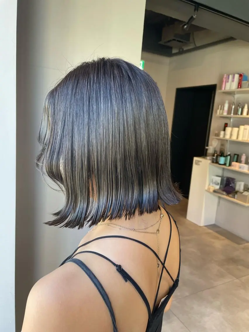 ショート カラー ブリーチ👩🦳/ ✂︎MANAMIのヘアスタイル