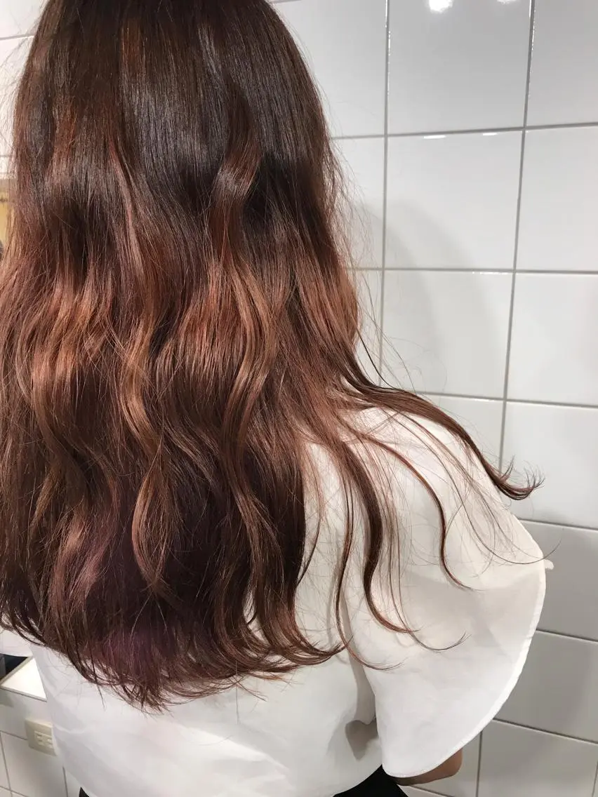 ロング カラー ブラウンカラー グラデーションカラー ピンクカラー ピンクブラウン 透明感カラー/ レイヤー　YUKAのヘアスタイル