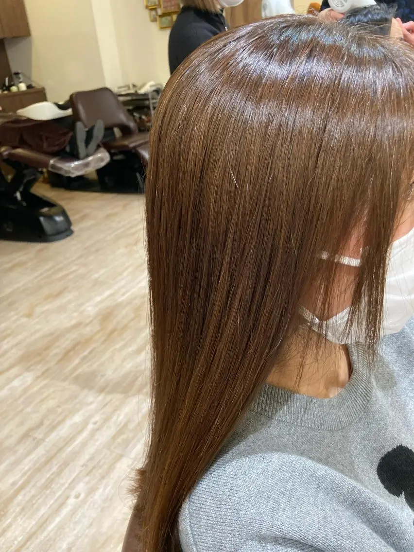 ロング アッシュ 佐藤 睦月のヘアスタイル