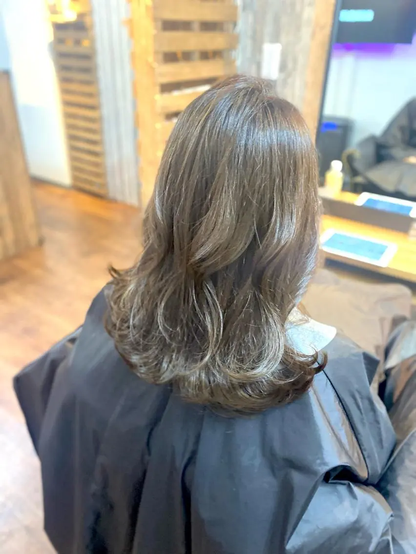 ミディアム カラー アッシュ カット ヘアカラー トリートメント Luzir⭐︎ GEN⭐︎のヘアスタイル