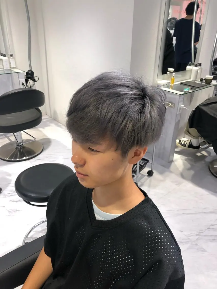 ショート カラー メンズ メンズブリーチ ブリーチ 赤み消し🌿 透明感カラー🫧のヘアスタイル