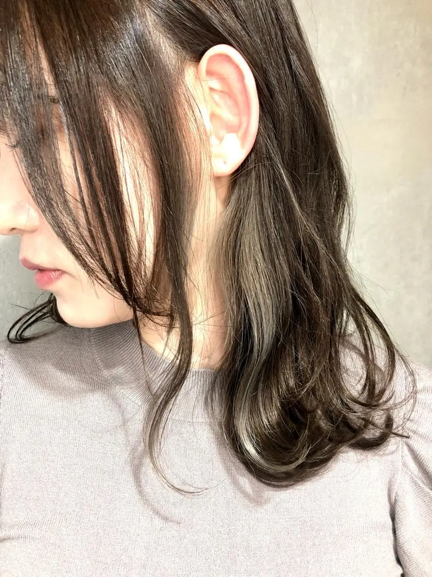 ミディアム ミディアムレイヤー レイヤーカット ヘアカラー 美髪/髪質改善/艶髪 /CECILのヘアスタイル