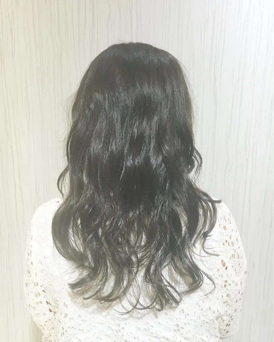 ミディアム セミロング カラー パーマ ヘアアレンジ アッシュ ✨艶髪✨透明感✨ 山内大樹のヘアスタイル
