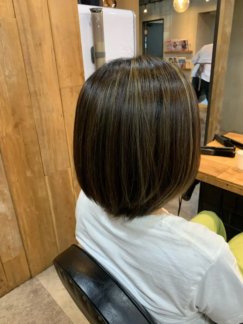 ショート カラー ハイライトカラー ハイライト 河田 寧生のヘアスタイル
