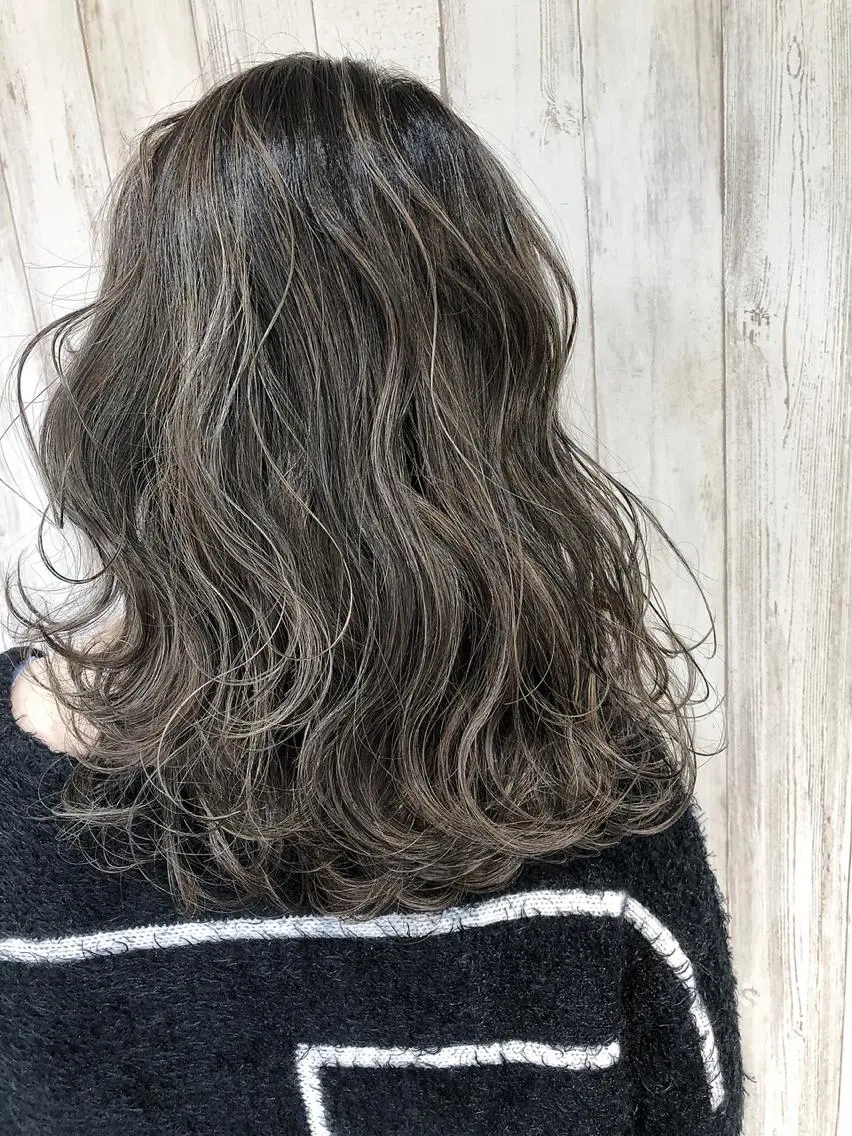 セミロング カラー 心斎橋韓国ボブ 好原良真のヘアスタイル