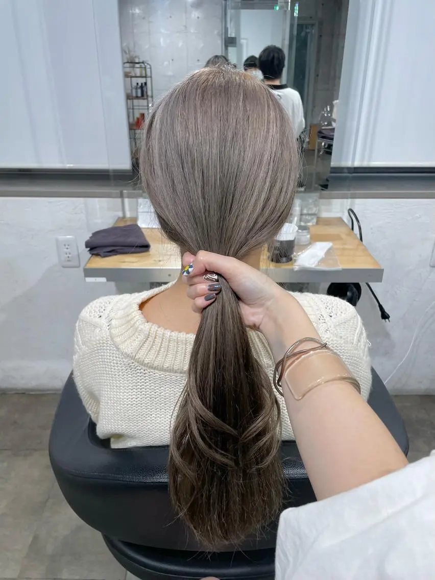 ロング カラー パーマ ヘアアレンジ メンズ キッズ ネイル マツエク・マツパ アイブロウ ベージュカラー 眉カラー 透明感カラー・レイヤ ー🎀amika🎀のヘアスタイル