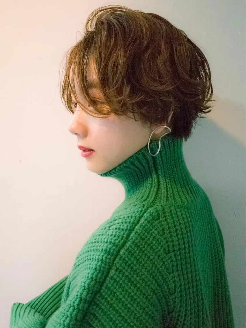 ショート ショートヘア カット トリートメント 💓パーマ，💗 レイヤーカットのヘアスタイル