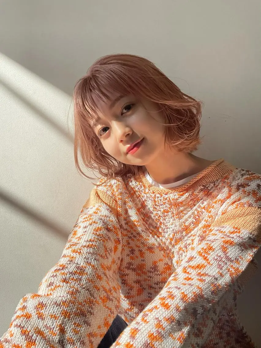ショート ショートボブ アッシュ オレンジブラウン ボブ ハイライト 齋藤 尋真のヘアスタイル