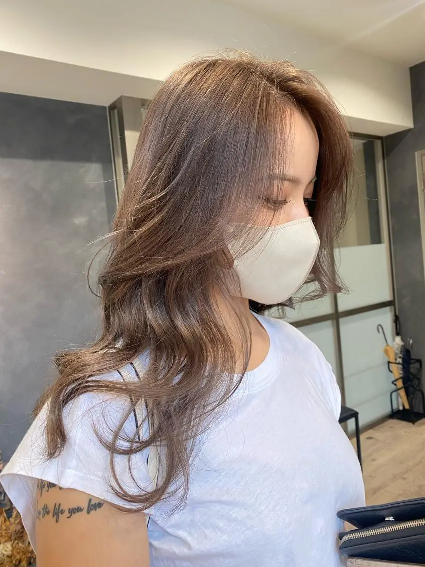 セミロング ヘアカラー ハイトーンボブ Mizuki.のヘアスタイル