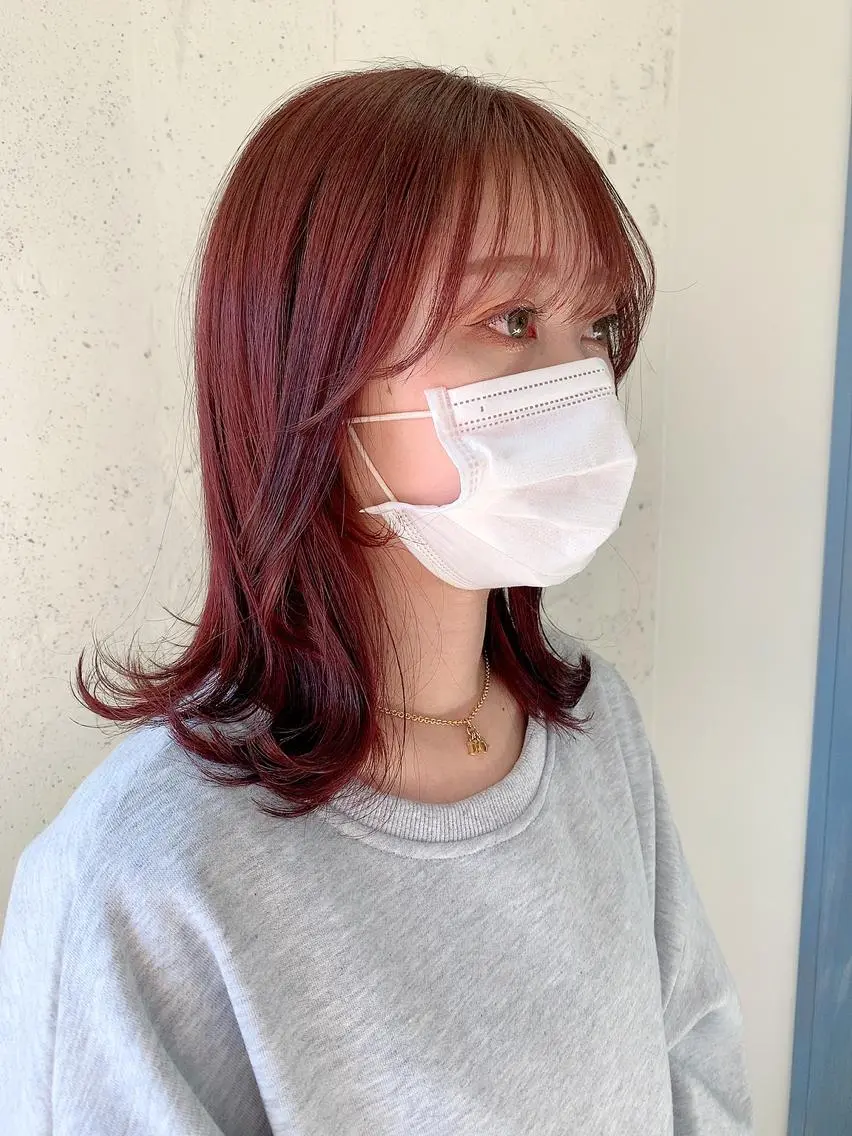 ミディアム カラー 透明感ハイトーン🦄 キラ🌈のヘアスタイル