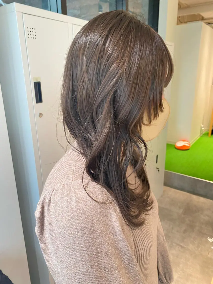 セミロング カラー 顔周りカット 天使の羽バング・フェザーバング ウルフカット カット ヘアカラー トリートメント オスズ 🎀´-のヘアスタイル