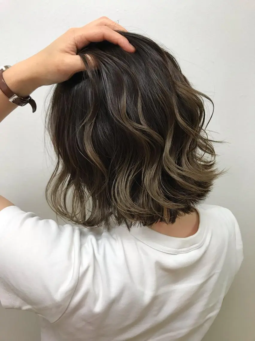 ミディアム レイヤーカット カット ヘアカラー 藤中 隆悟のヘアスタイル