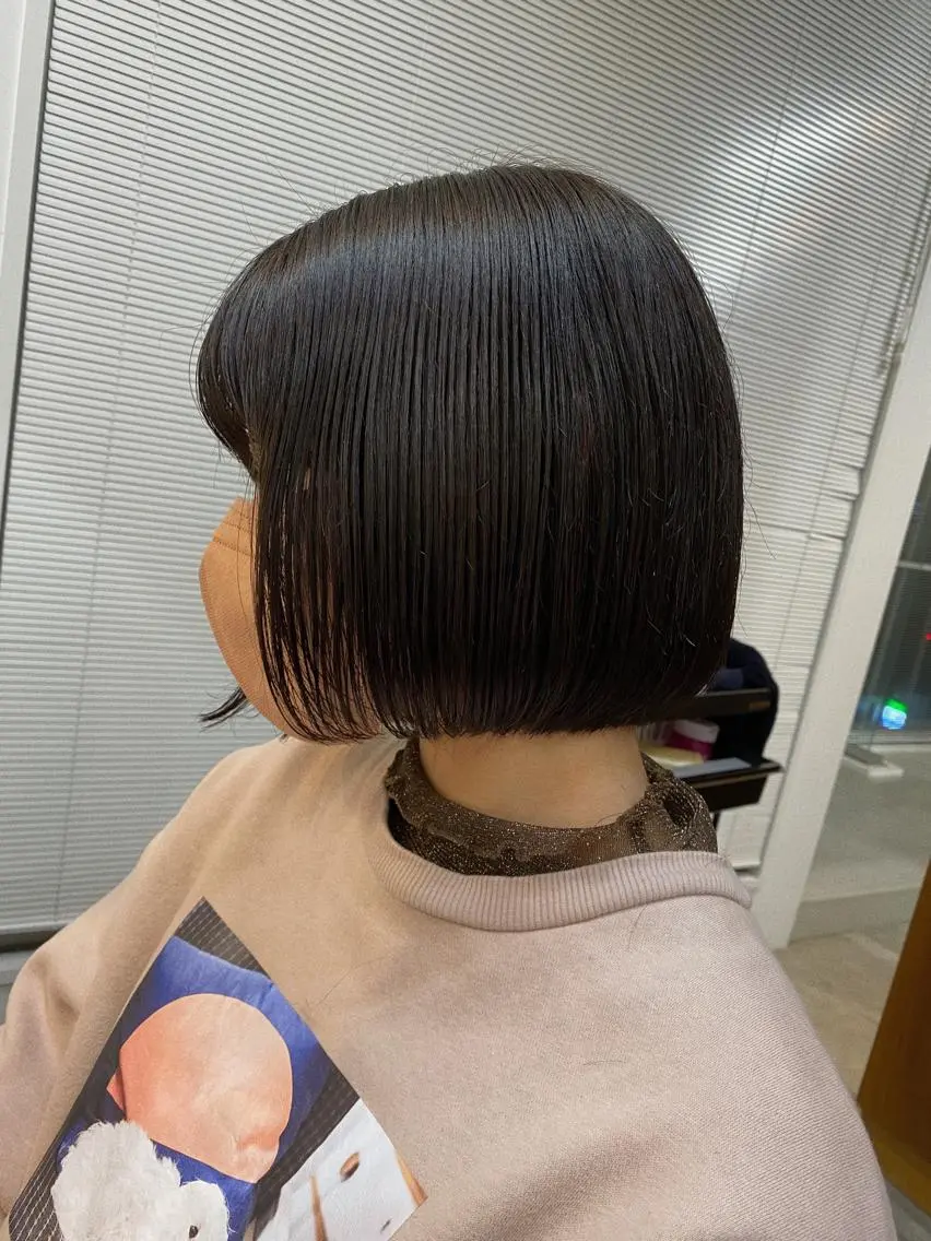 ミディアム カラー ブリーチ 透明感カラー ダブルカラー ブリーチなしカラー ボブ 砂原 ひよりのヘアスタイル