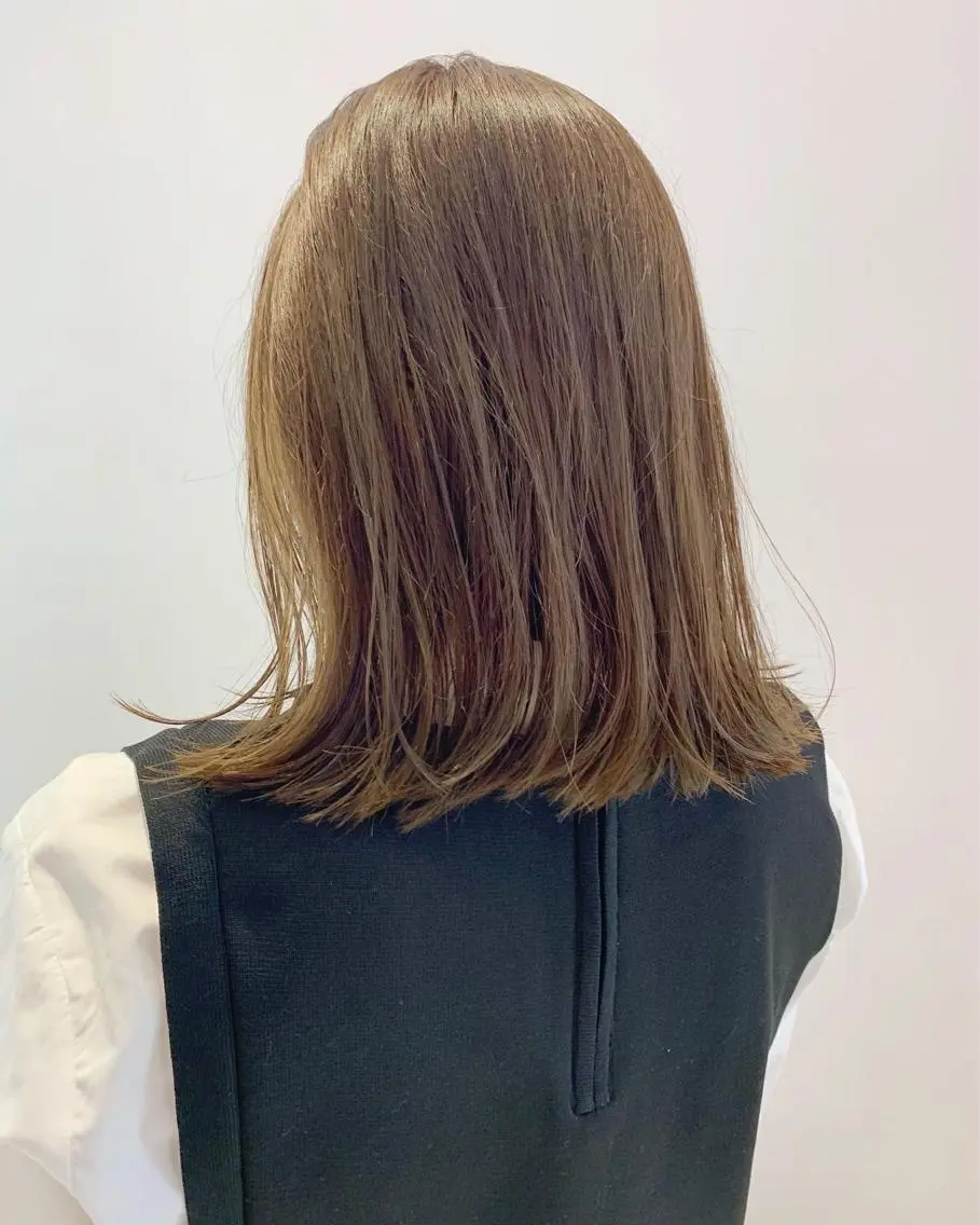 ミディアム カラー ベージュカラー 透明感カラー オリーブベージュ カット ヘアカラー sakoda shunkiのヘアスタイル