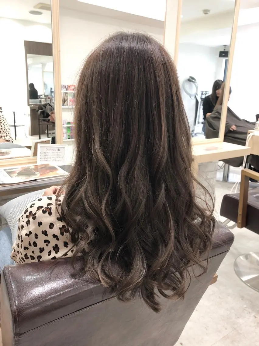 ロング カラー ベージュカラー YUDA 湯田のヘアスタイル