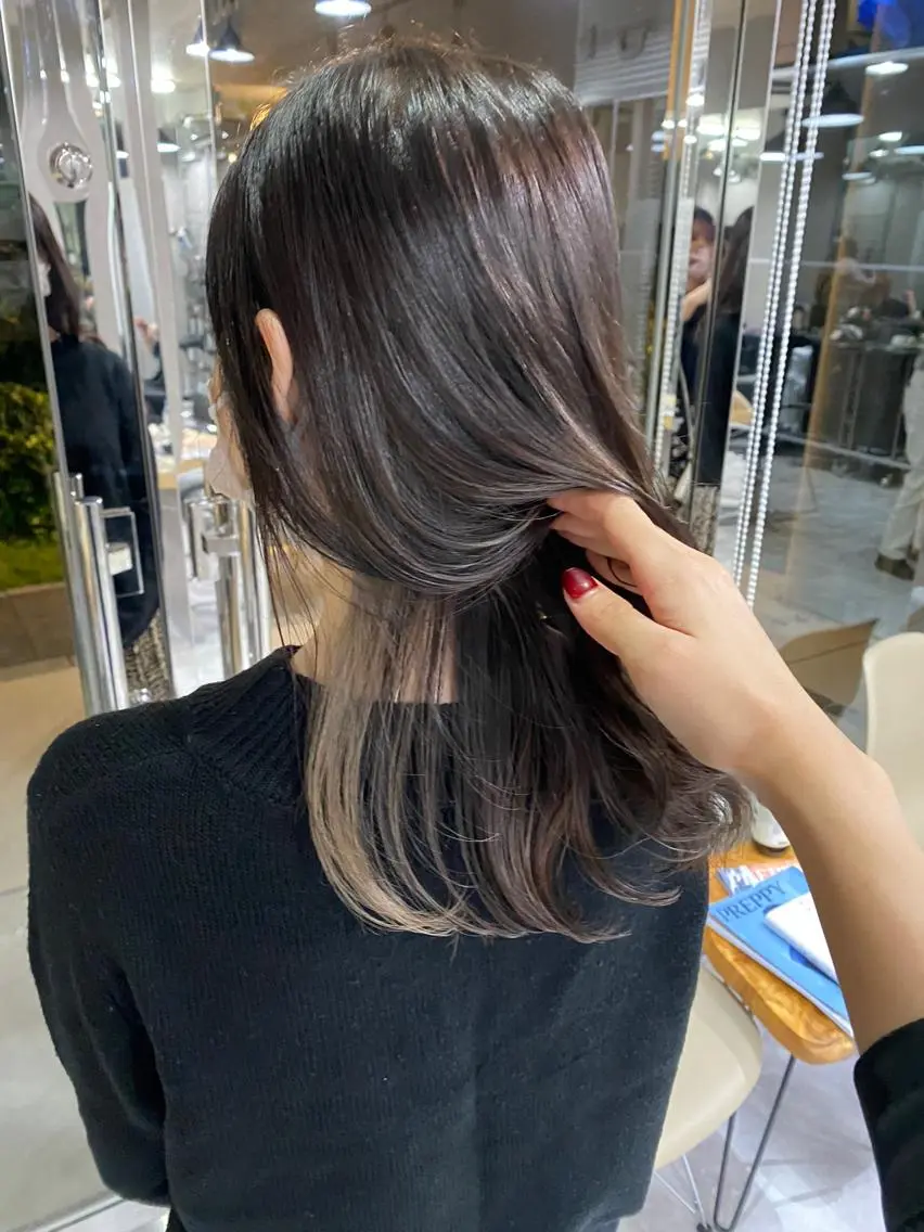 セミロング カラー ブラウンカラー ブリーチ🐰インナー ♡ハイライト♡綾🐰のヘアスタイル