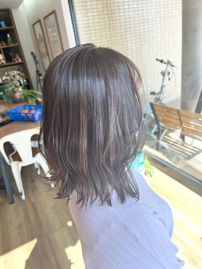 ミディアム カラー ベージュカラー 堀 望美のヘアスタイル