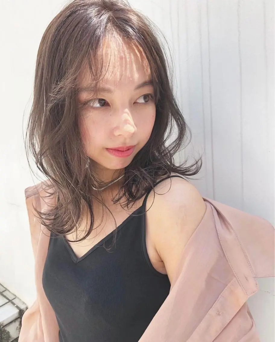 ミディアム カラー ヘアアレンジ グレージュ ミルクティーグレージュ 鈴木早記 insta →saki_03sのヘアスタイル