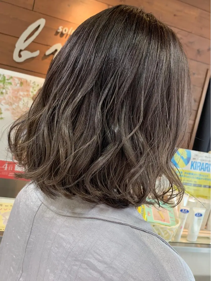 ミディアム カット パーマ トリートメント レイヤー/艶髪カラー 森本くるみのヘアスタイル